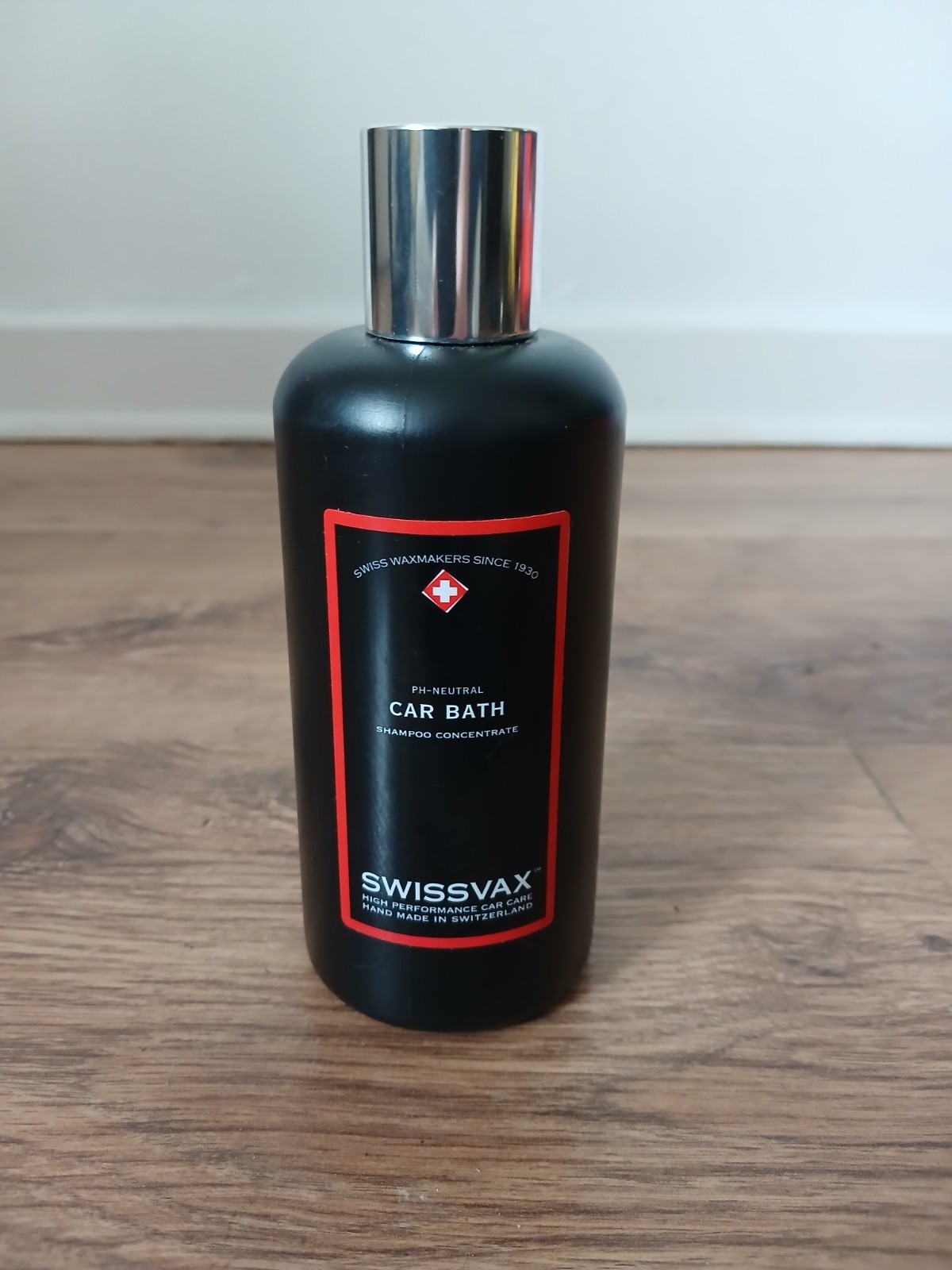 Swissvax Car Bath PH – Neutral Shampoo Concentrate ~ 250ml~ BRAND NEW