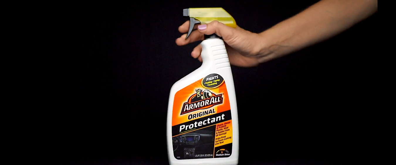 Car Wash & Cleaner Kit – Glass Wipes, Wash & Wax Concentrate, Protectant Spray,